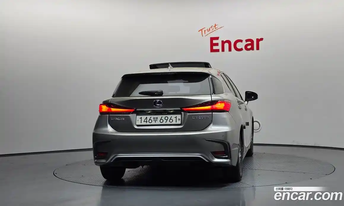 Lexus CT200h 2018 1.8 гидро, фото 4