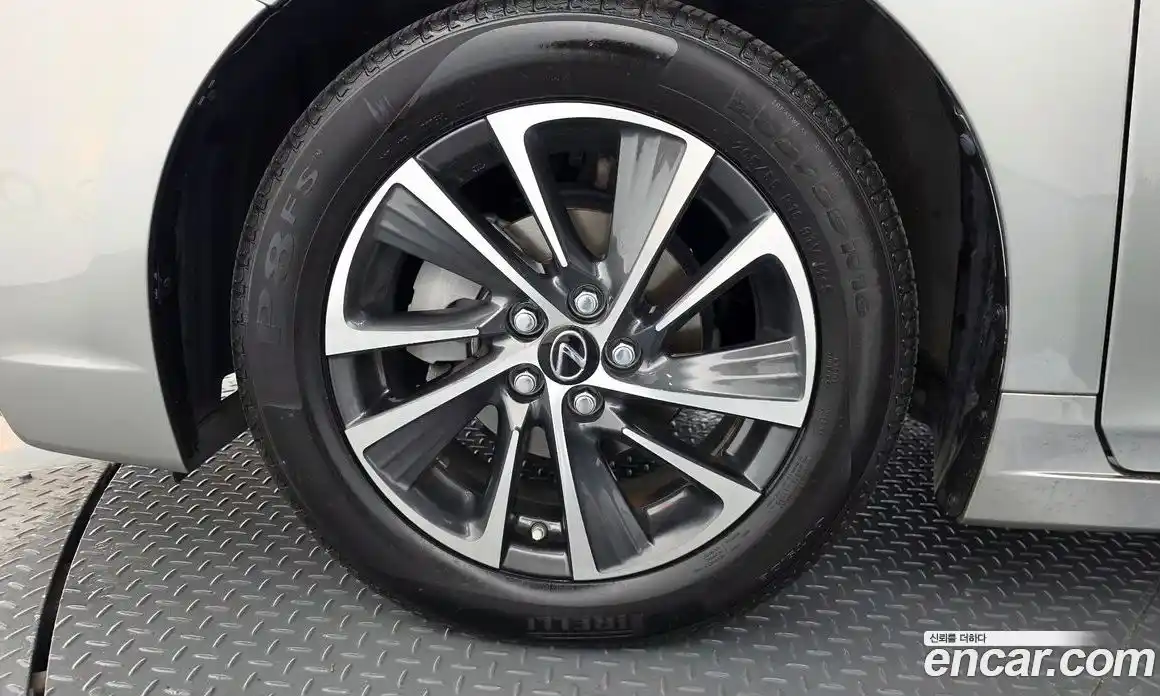 Lexus CT200h 2018 1.8 гидро, фото 5