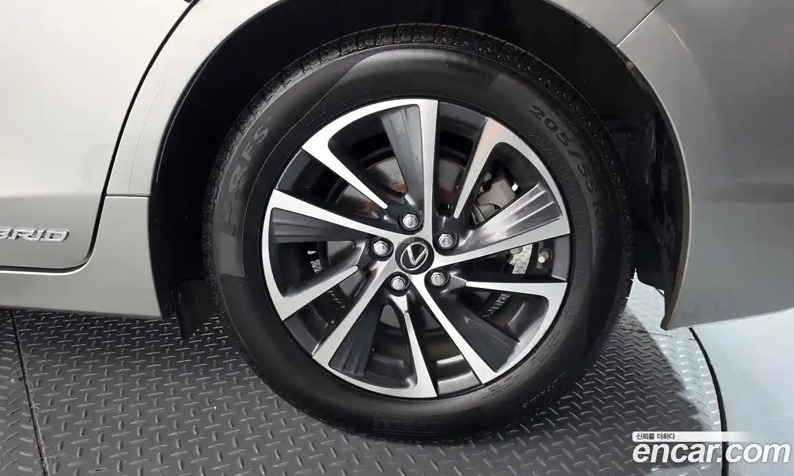 Lexus CT200h 2018 1.8 гидро, фото 7