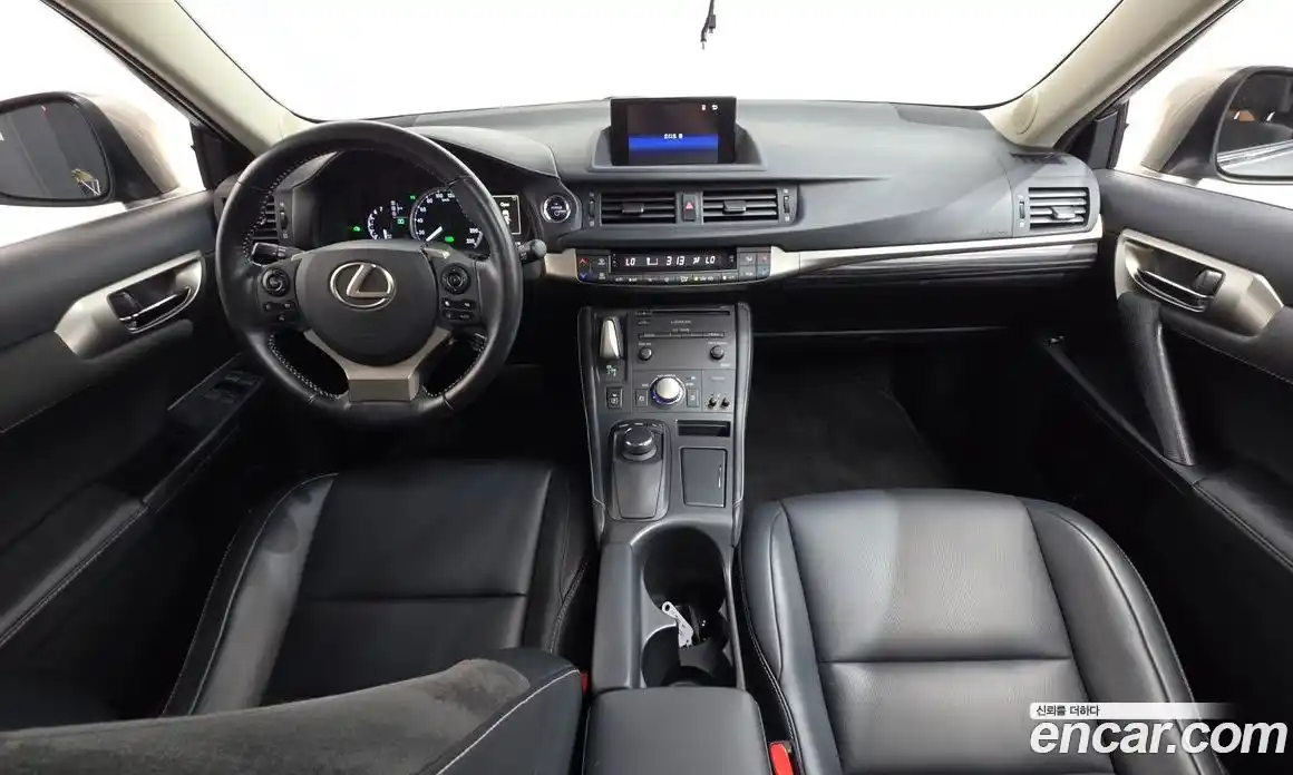 Lexus CT200h 2018 1.8 гидро, фото 10