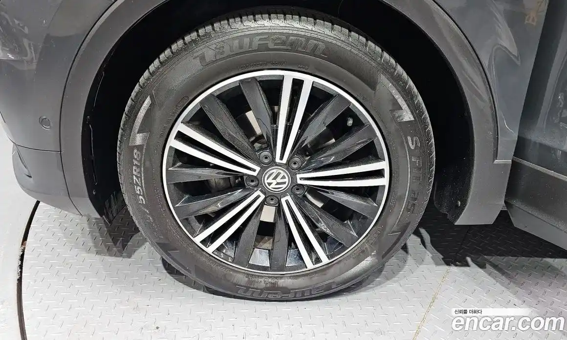 Volkswagen Tiguan 2020 2.0 автомат (гидро), фото 5