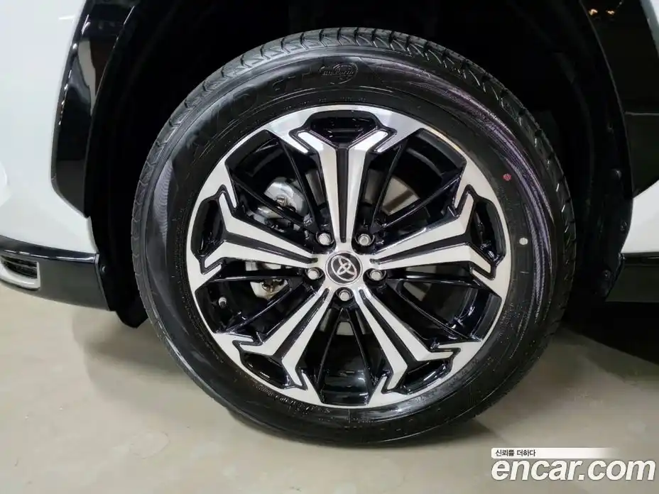 Toyota RAV4 2025 2.5 гидро, фото 12
