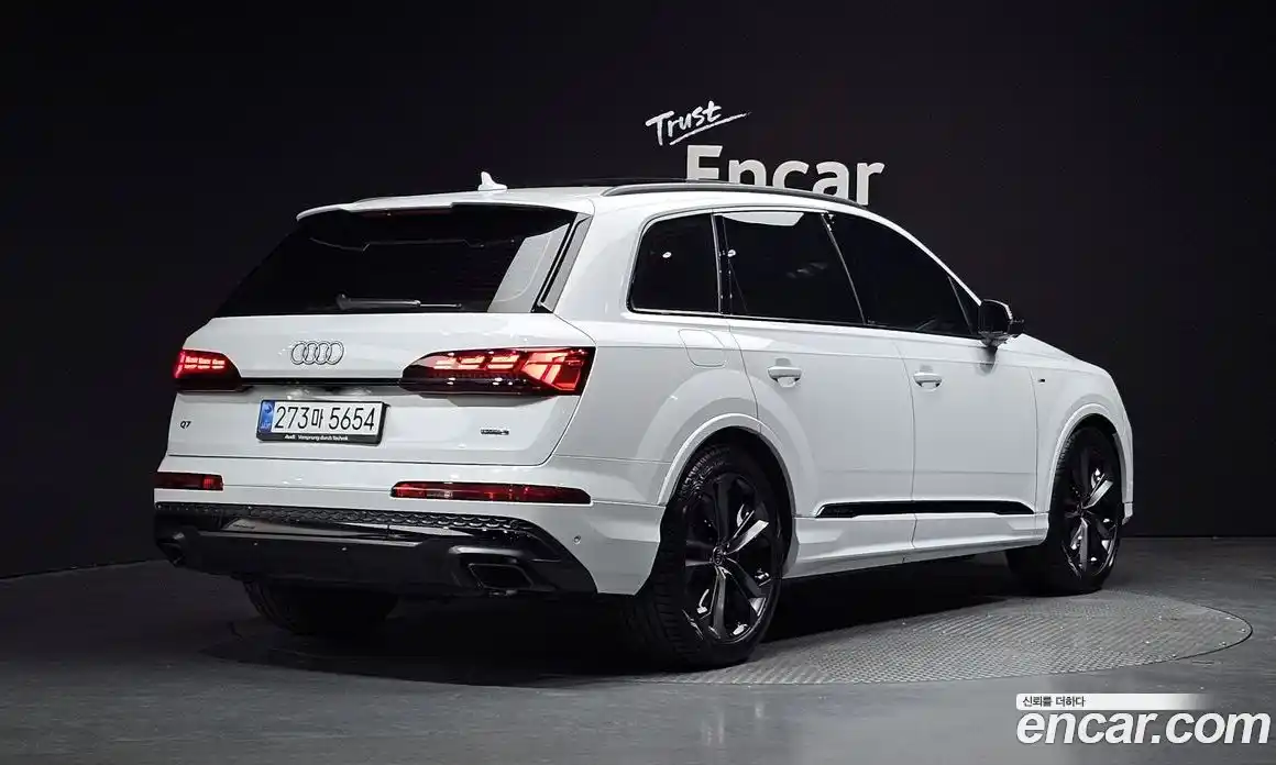 Audi Q7 2025 3.0 гидро, фото 1