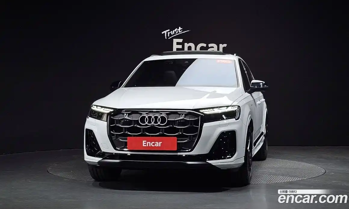 Audi Q7 2025 3.0 гидро, фото 2
