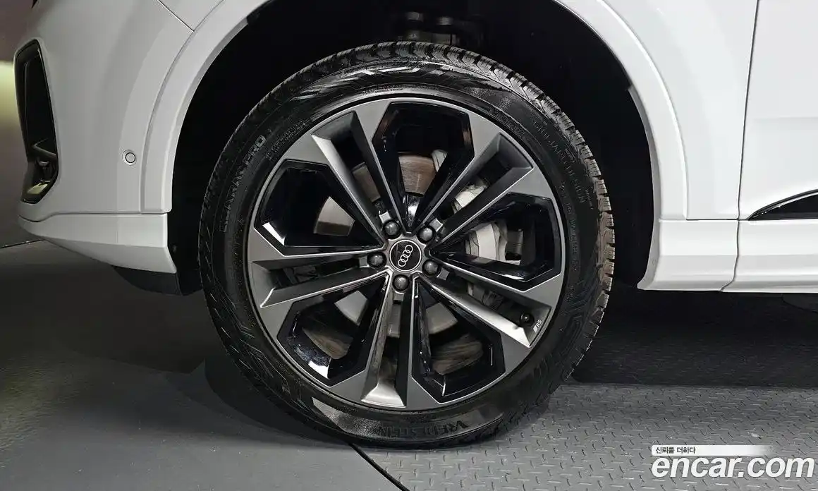 Audi Q7 2025 3.0 гидро, фото 4