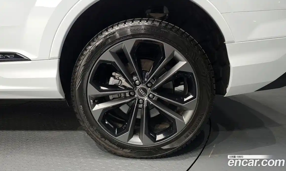 Audi Q7 2025 3.0 гидро, фото 6