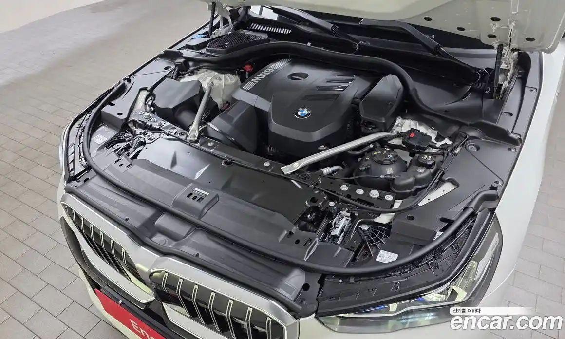 BMW 5-Series 2024 2.0 гидро, фото 6