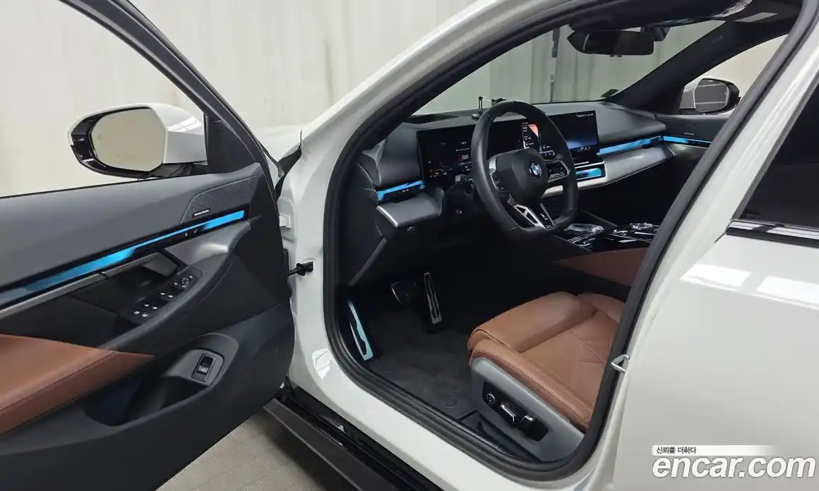 BMW 5-Series 2024 2.0 гидро, фото 10