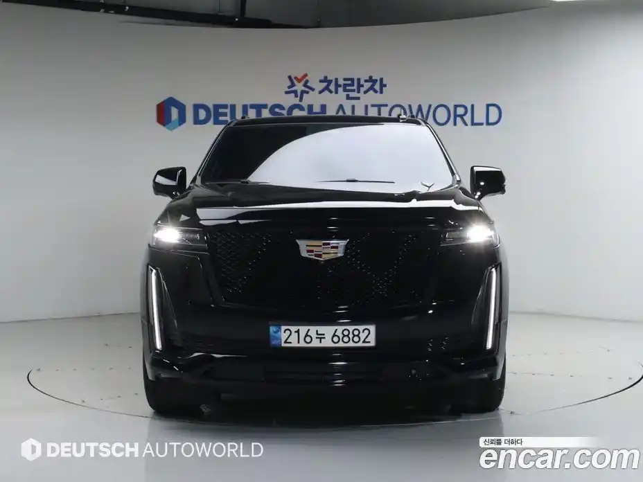 Cadillac Escalade 2023 6.2 гидро, фото 3