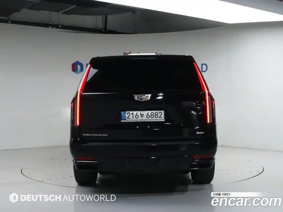 Cadillac Escalade 2023 6.2 гидро, фото 4