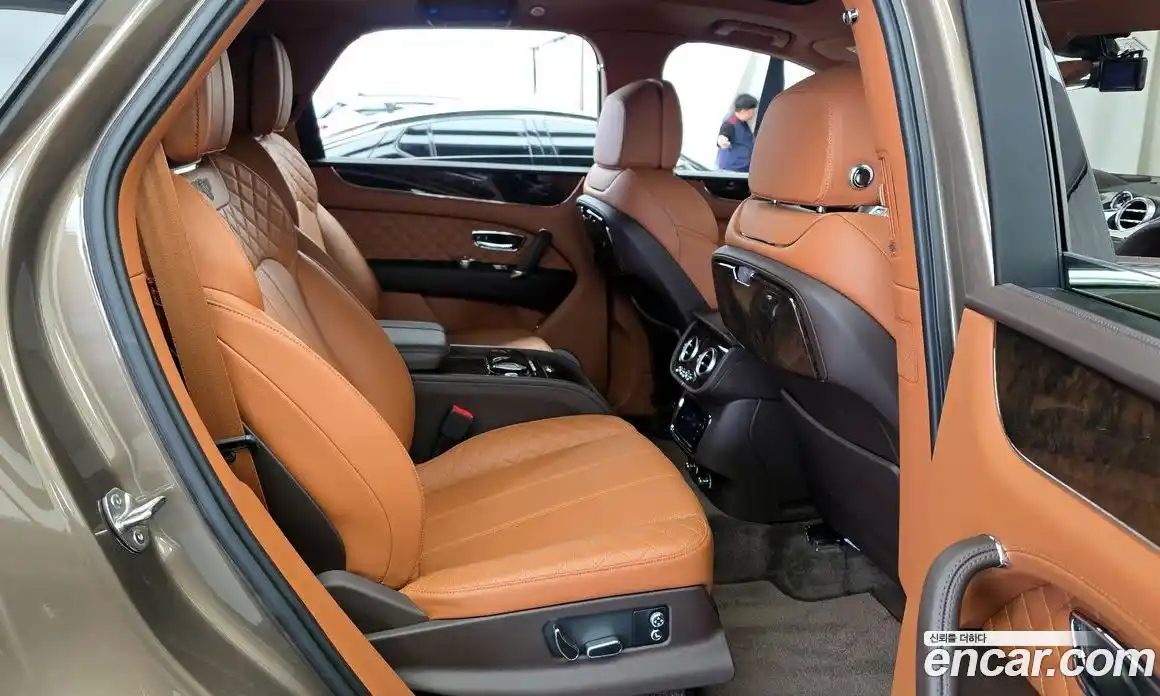 Bentley Bentayga 2017 6.0 гидро, фото 12