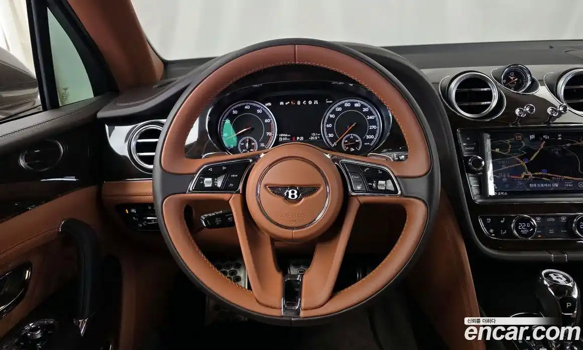 Bentley Bentayga 2017 6.0 гидро, фото 13