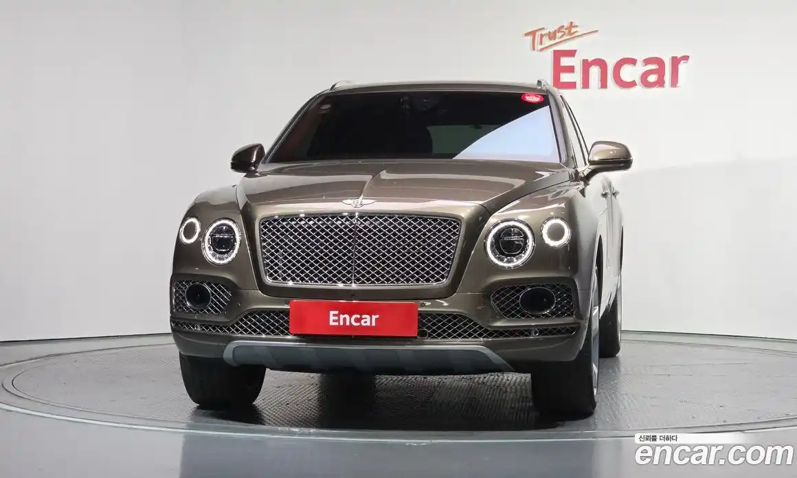 Bentley Bentayga 2017 6.0 гидро, фото 3