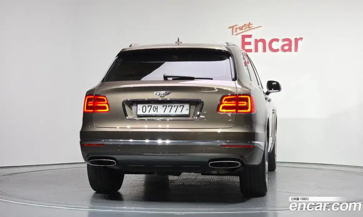 Bentley Bentayga 2017 6.0 гидро, фото 4