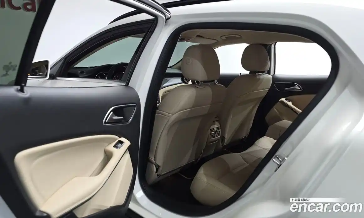 Mercedes-Benz GLA-Class 2018 2.0 гидро, фото 15
