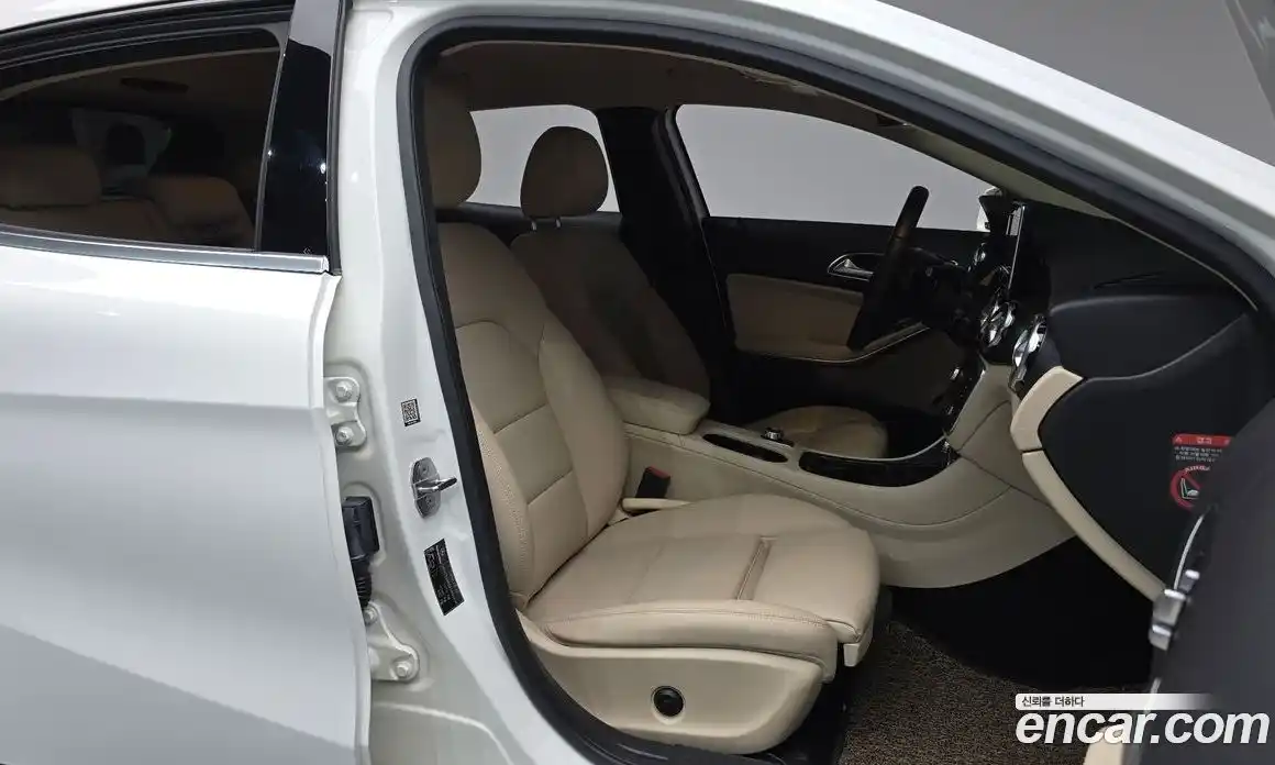 Mercedes-Benz GLA-Class 2018 2.0 гидро, фото 16