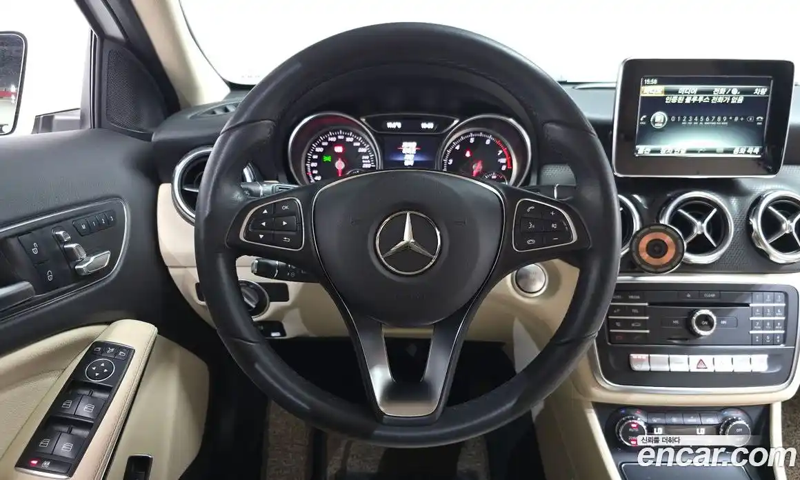 Mercedes-Benz GLA-Class 2018 2.0 гидро, фото 18