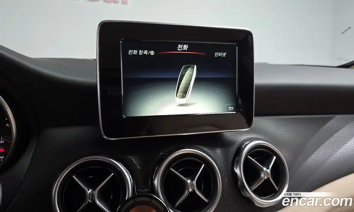 Mercedes-Benz GLA-Class 2018 2.0 гидро, фото 29