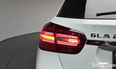 Mercedes-Benz GLA-Class 2018 2.0 гидро, миниатюра 8