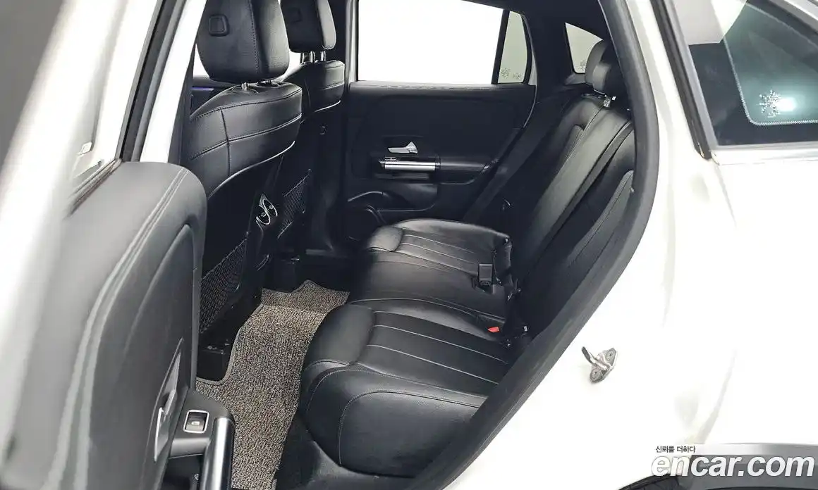 Mercedes-Benz GLA-Class 2021 2.0 гидро, фото 11