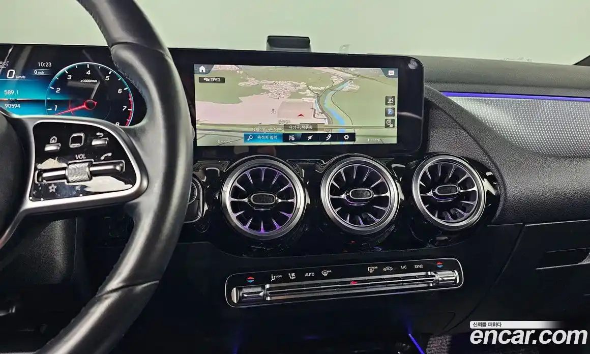 Mercedes-Benz GLA-Class 2021 2.0 гидро, фото 13