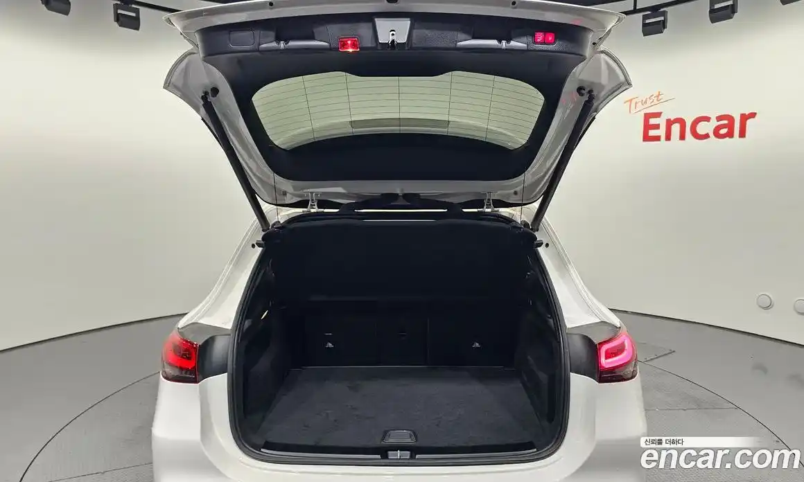 Mercedes-Benz GLA-Class 2021 2.0 гидро, фото 19