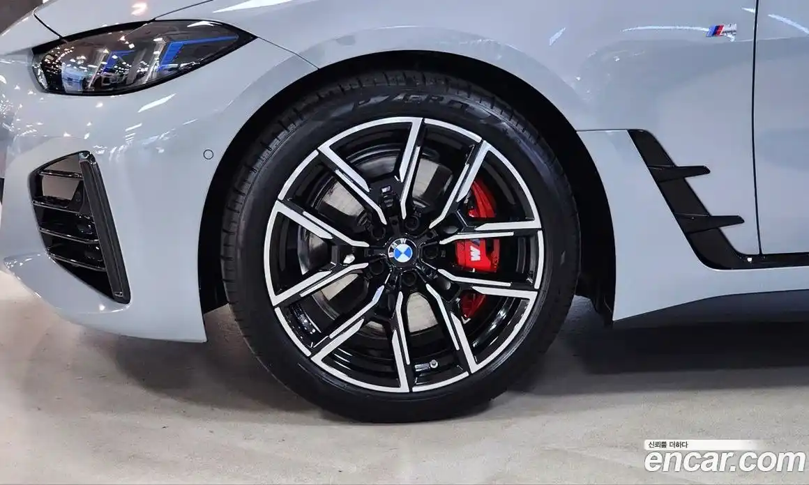 BMW 4-Series 2025 2.0 гидро, фото 5