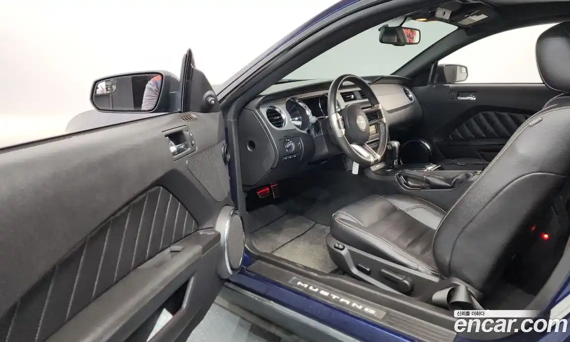 Ford Mustang 2011 3.7 автомат (гидро), фото 10