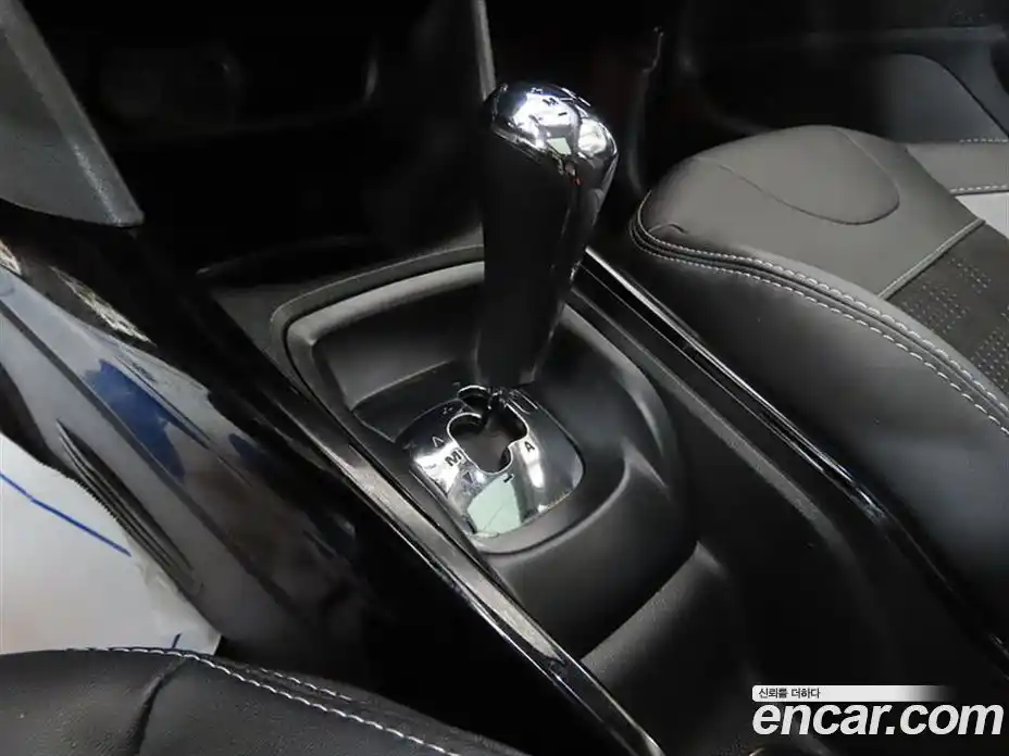 Peugeot 2008 2015 1.6 автомат (гидро), фото 11
