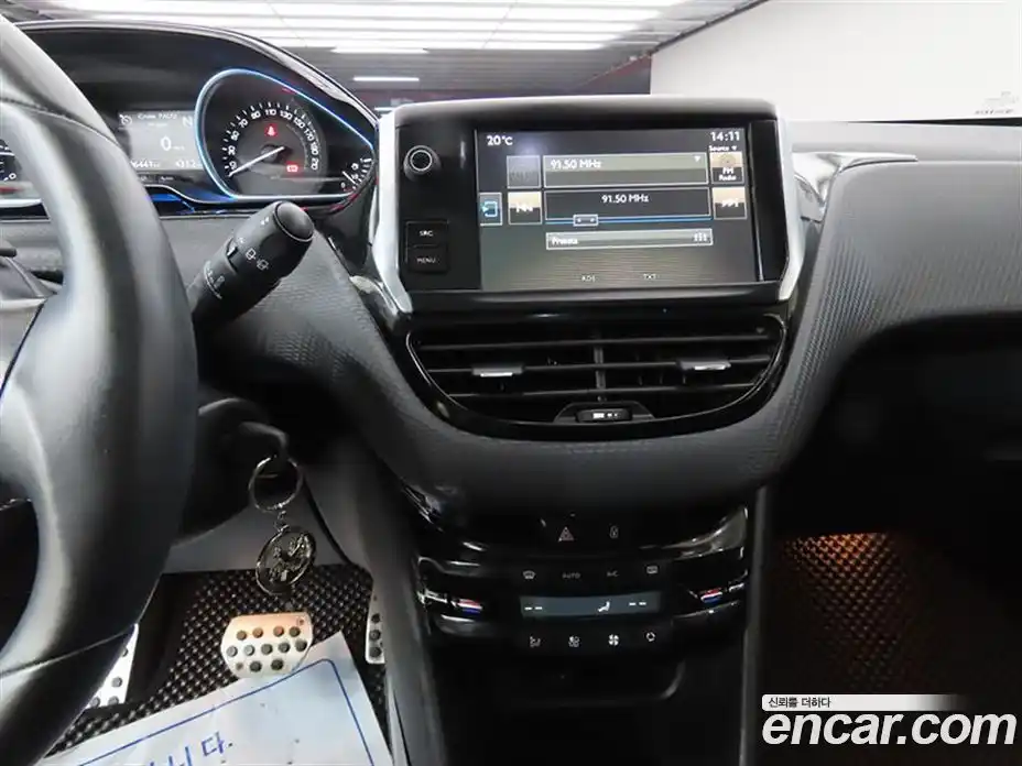 Peugeot 2008 2015 1.6 автомат (гидро), фото 10