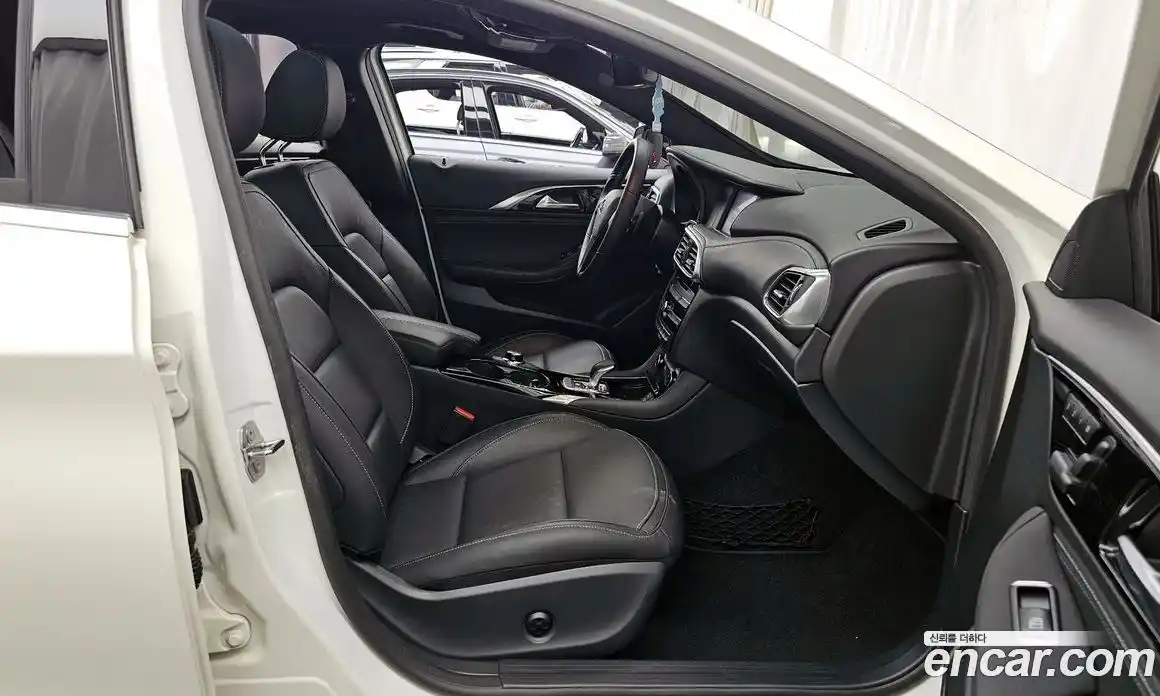 Infiniti Q30 2019 2.0 гидро, фото 11