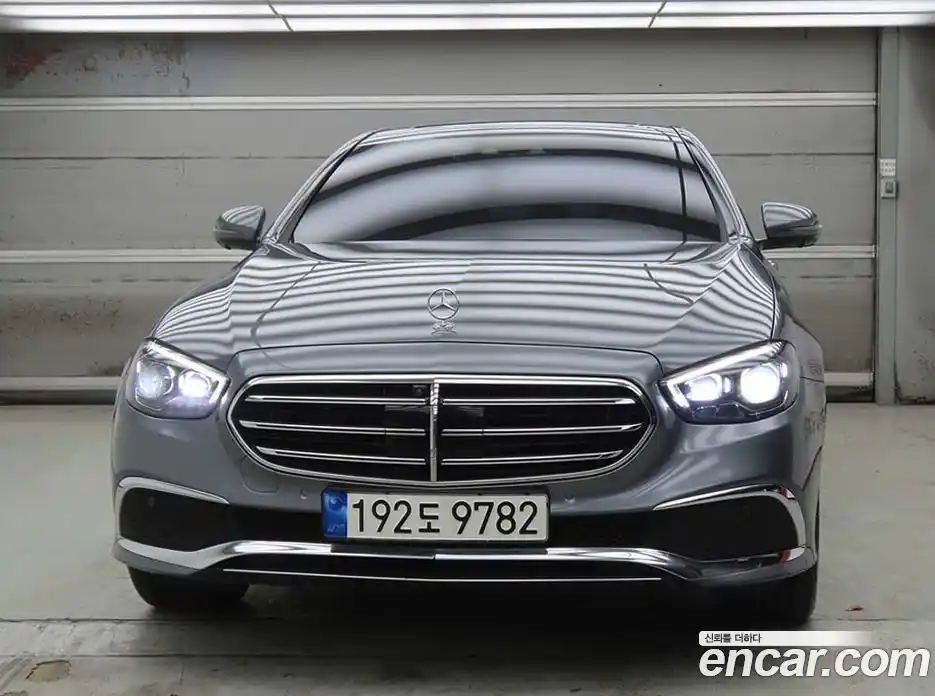 Mercedes-Benz E-Class 2021 2.0 автомат (гидро), фото 2