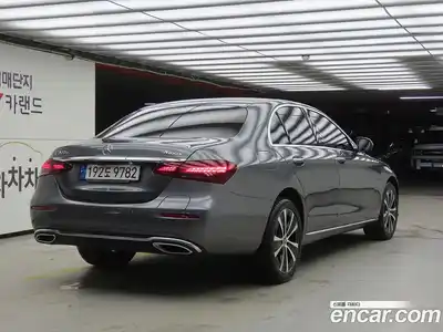 Mercedes-Benz E-Class 2021 2.0 автомат (гидро), миниатюра 4
