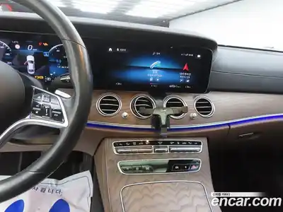 Mercedes-Benz E-Class 2021 2.0 автомат (гидро), миниатюра 10