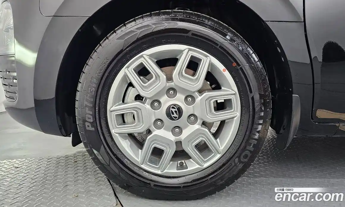 Hyundai Staria 2024 3.5 гидро, фото 5