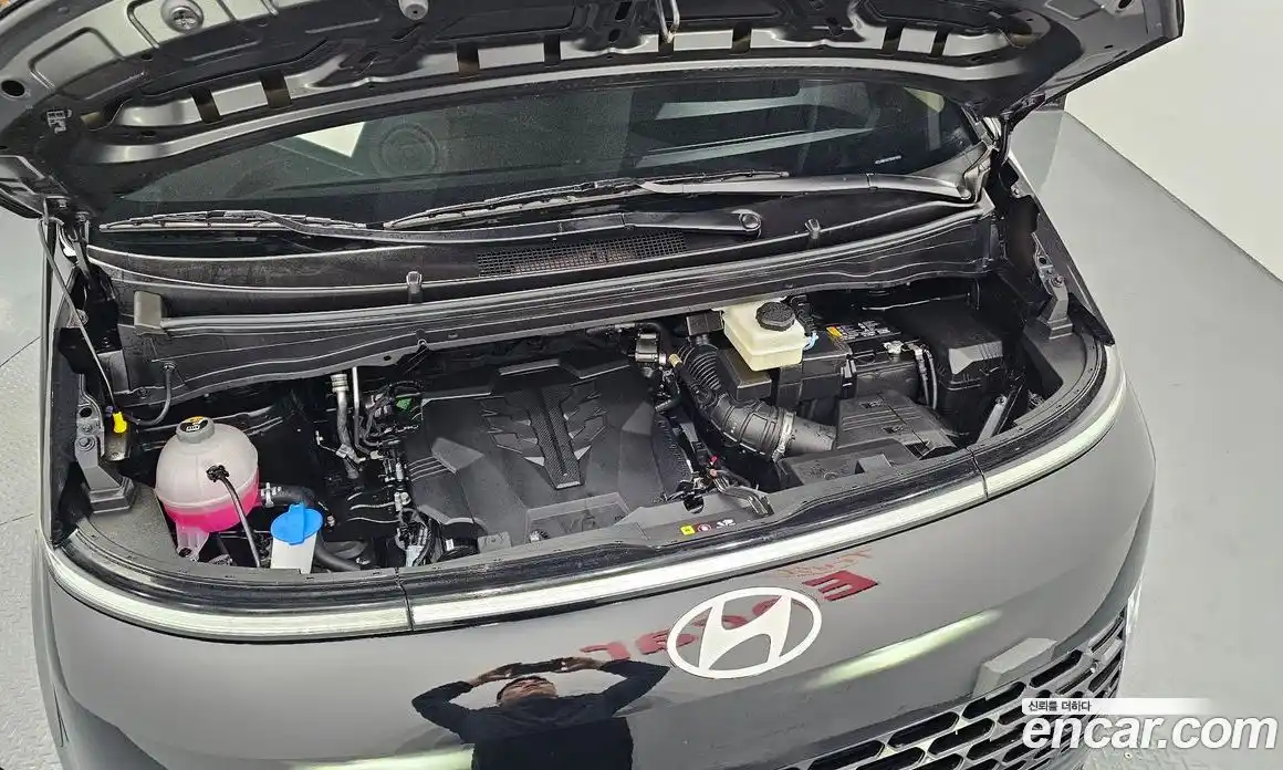Hyundai Staria 2024 3.5 гидро, фото 6
