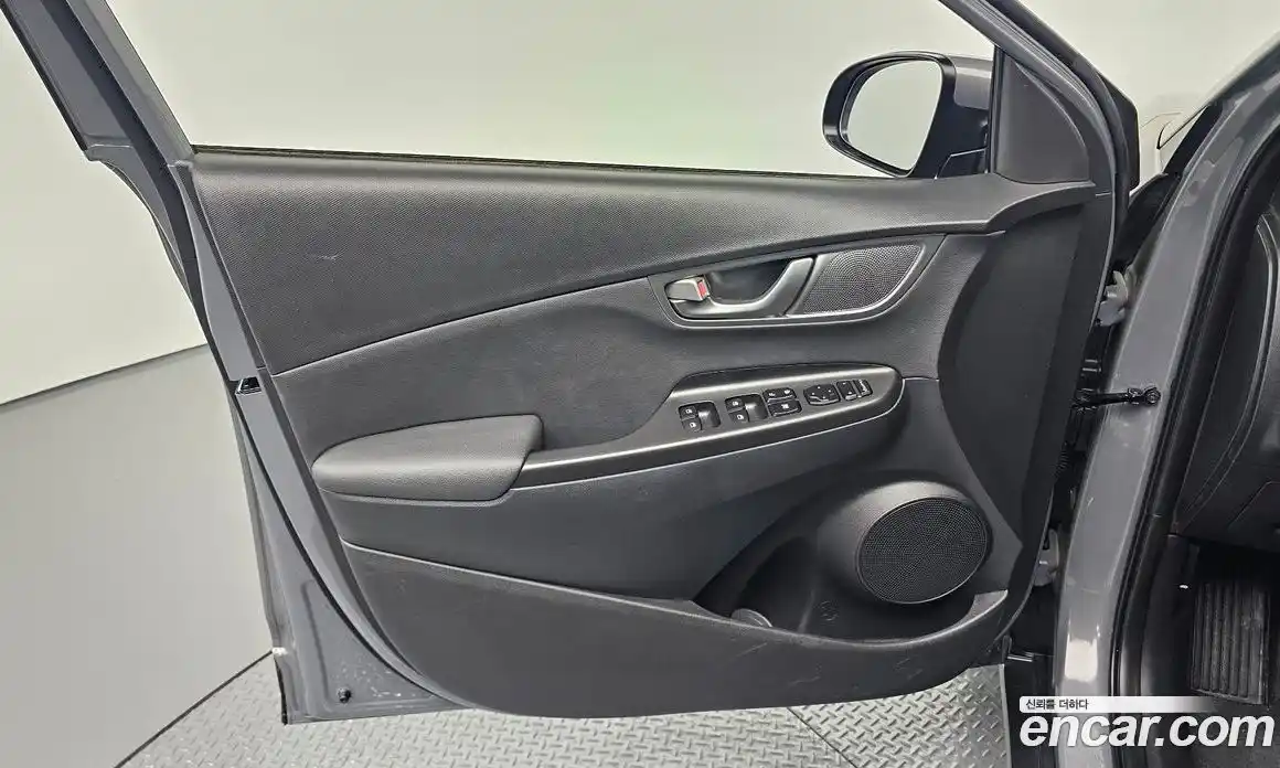 Hyundai Kona 2020 0.2 автомат (гидро), фото 14
