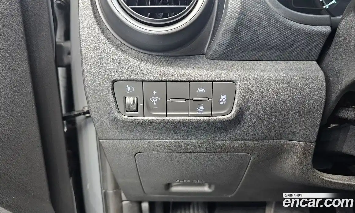 Hyundai Kona 2020 0.2 автомат (гидро), фото 26
