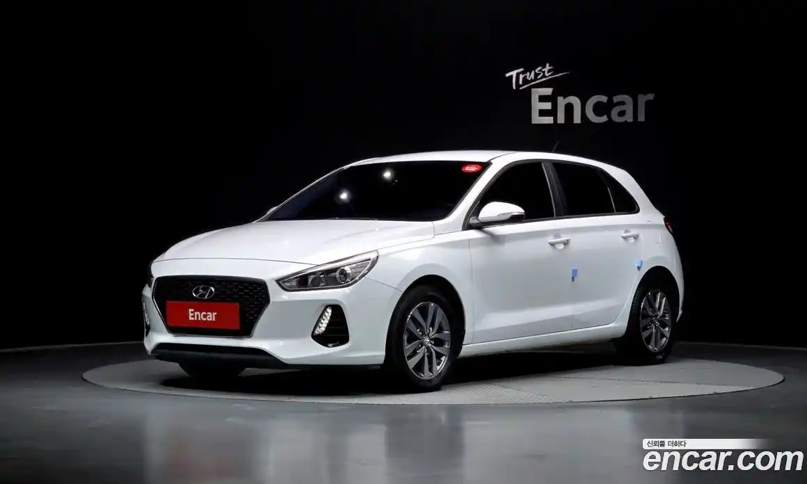 Hyundai i30 2018 1.4 автомат (гидро), фото 1