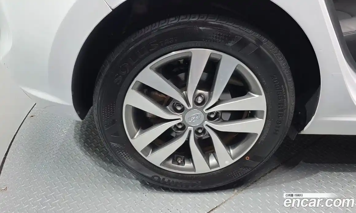 Hyundai i30 2018 1.4 автомат (гидро), фото 5
