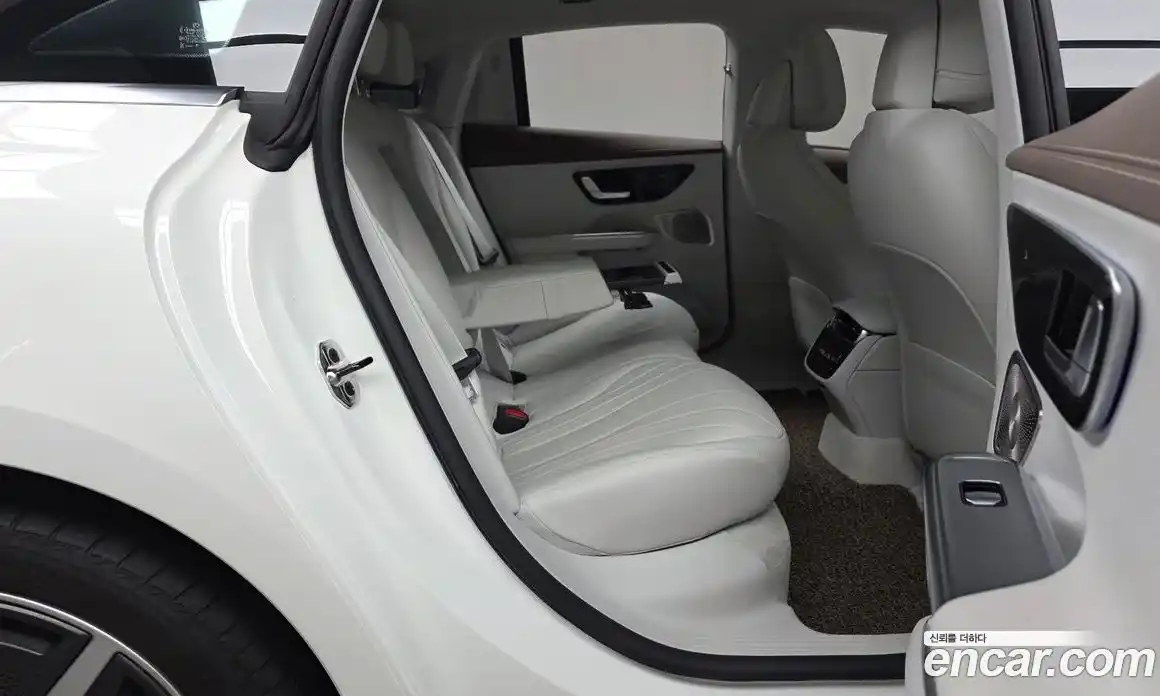 Mercedes-Benz EQE 2023 0.3 гидро, фото 17