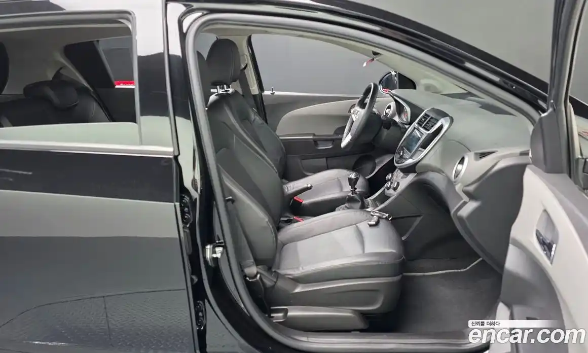 Chevrolet Aveo 2018 1.4 механика, фото 16