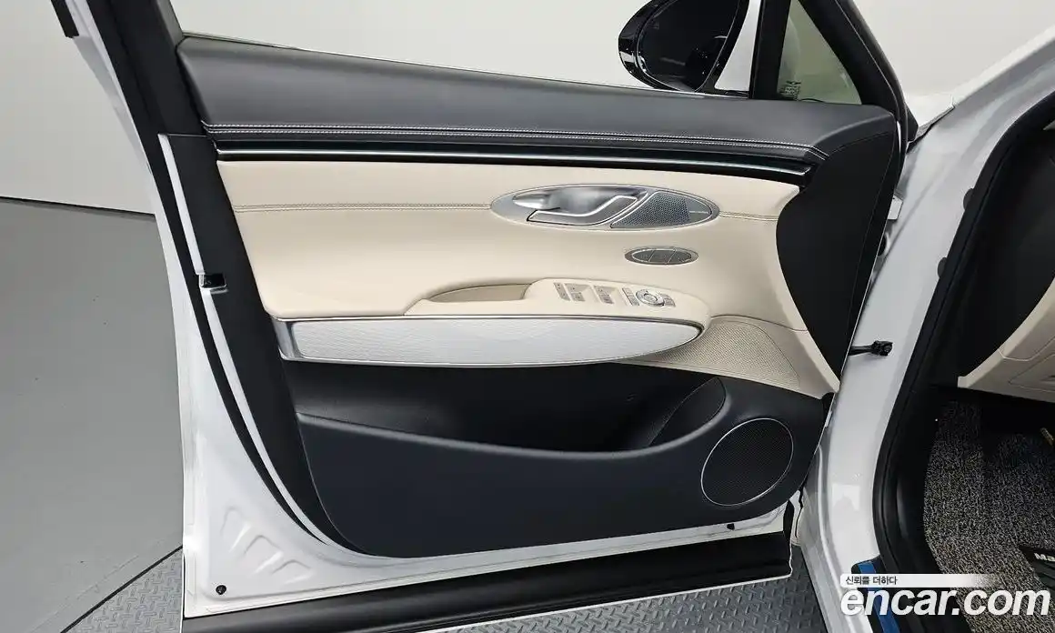 Genesis GV70 2024 2.5 гидро, фото 14
