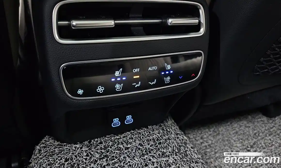 Genesis GV70 2024 2.5 гидро, фото 30