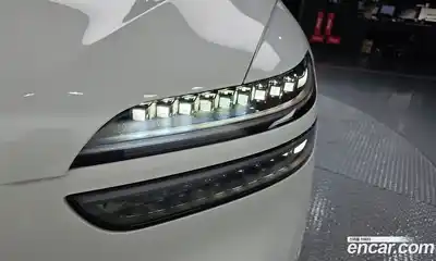 Genesis GV70 2024 2.5 гидро, миниатюра 8