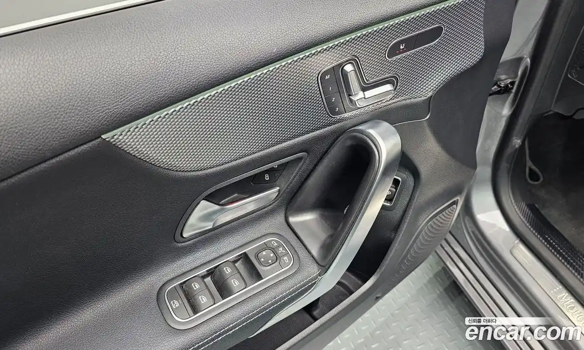 Mercedes-Benz A-Class 2021 2.0 гидро, фото 19