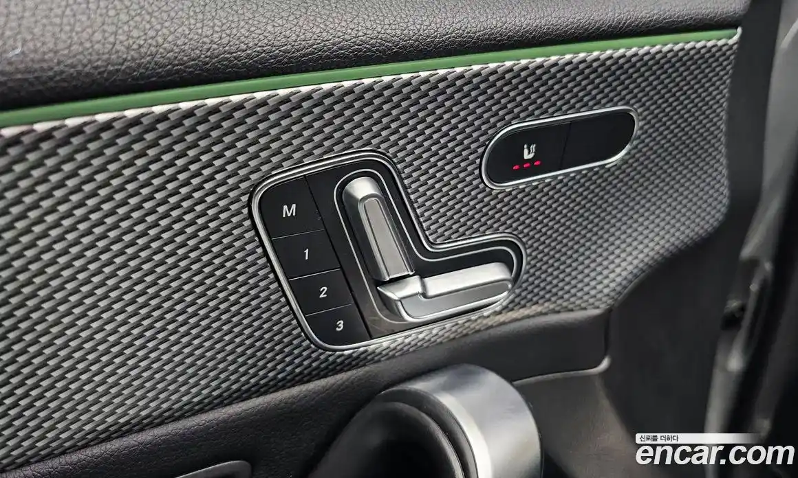 Mercedes-Benz A-Class 2021 2.0 гидро, фото 20