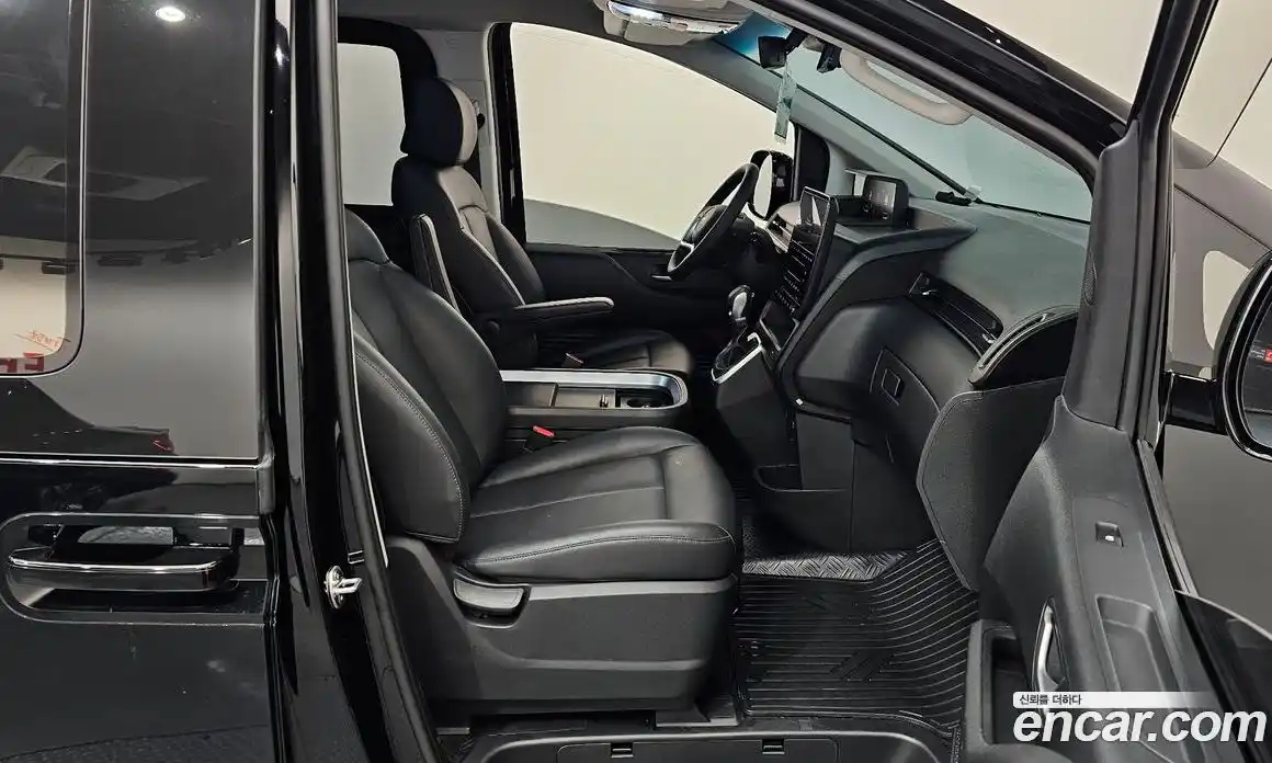 Hyundai Staria 2024 2.2 гидро, фото 15