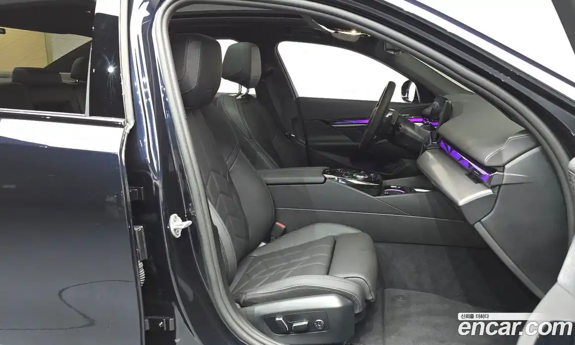 BMW 5-Series 2025 2.0 гидро, фото 16
