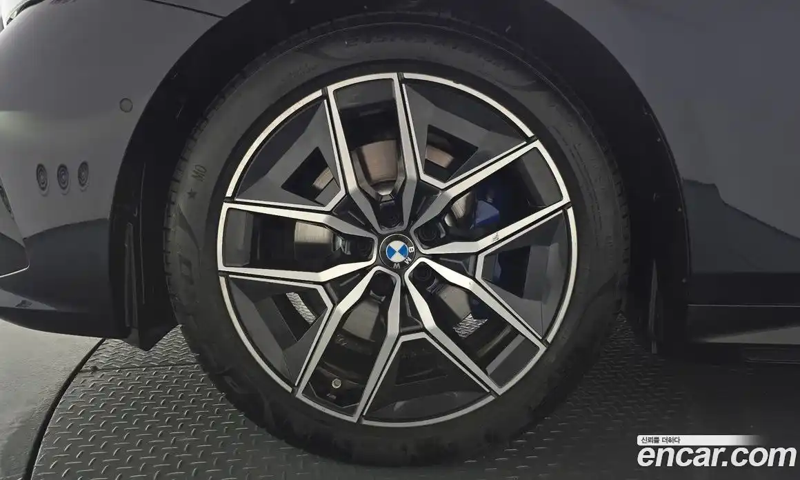 BMW 5-Series 2025 2.0 гидро, фото 4